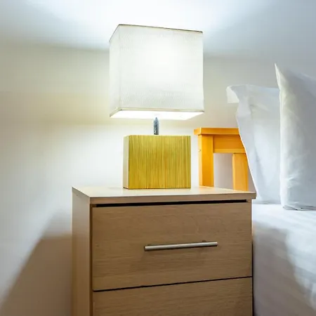 Apartamento Entertainment | Near Attractions | Comfortable Birmingam